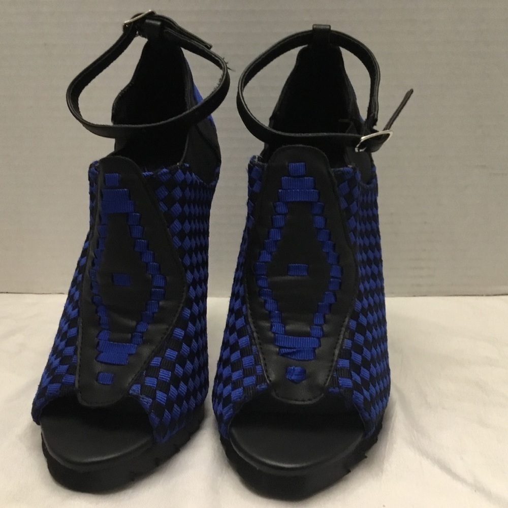 YRU SHOES